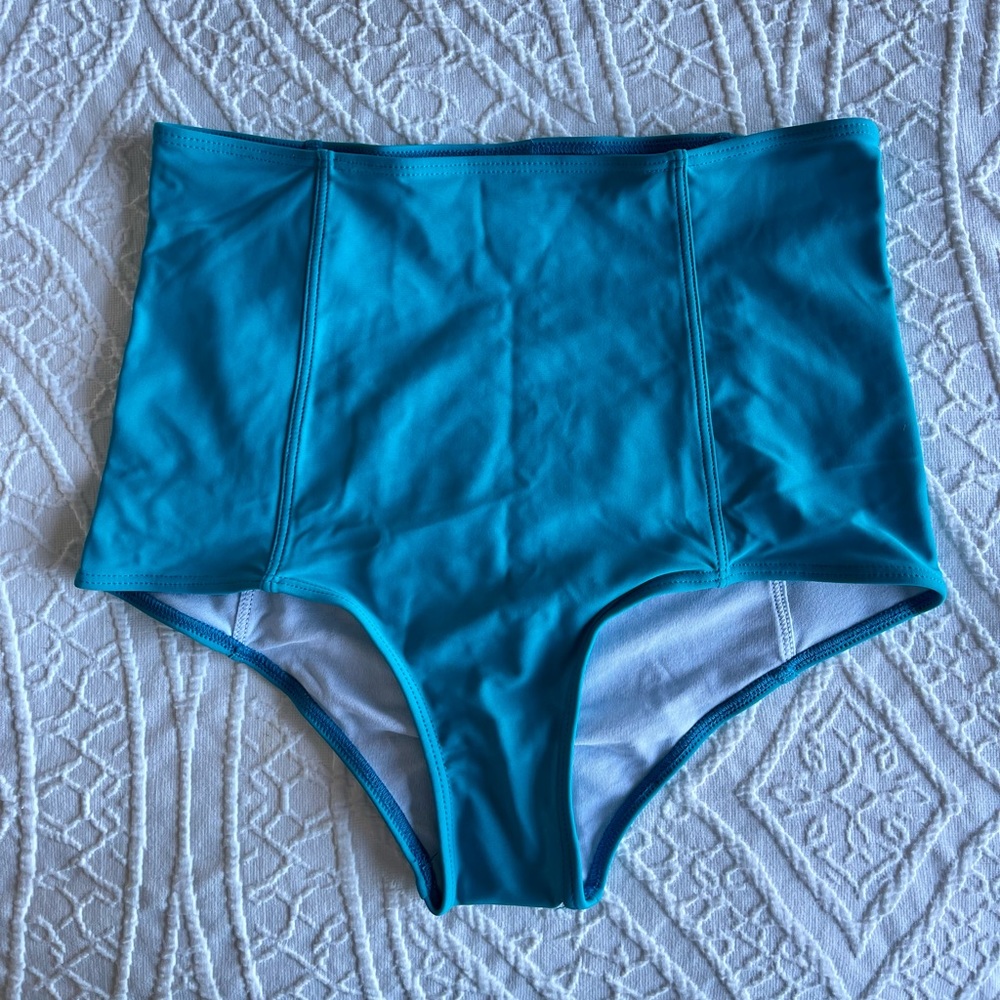 Kortni Jeane small bottoms